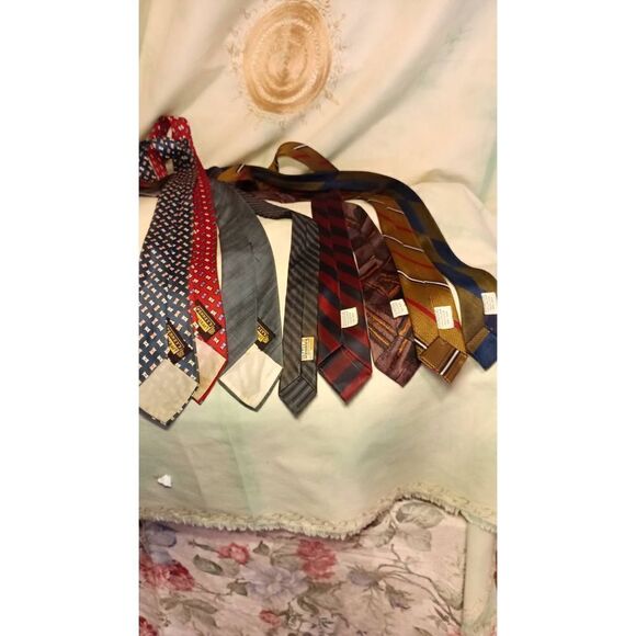 Vintage tie grouping Other - Vintage tie grouping 9 total all in good condition